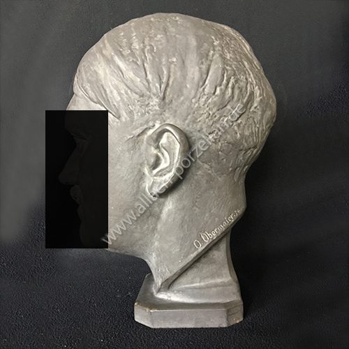 K8 AH bust - view from right